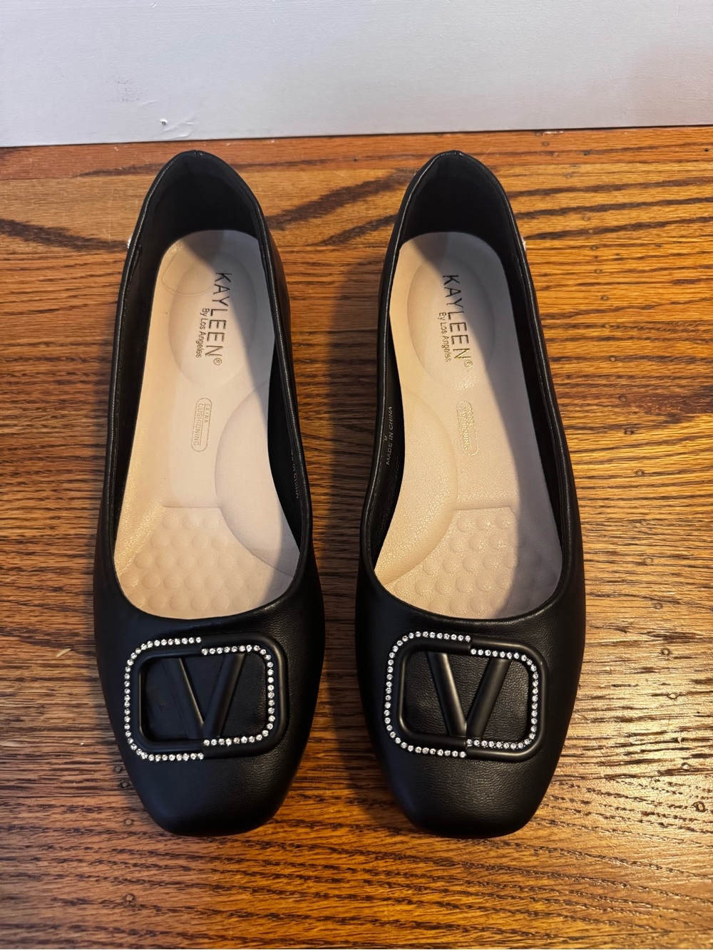 NWT Kayleen Black Rhinestone Buckle Comfort Flats Size 9